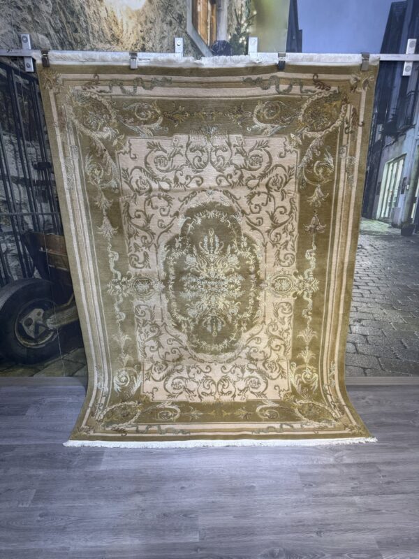 170 x 234 El Dokuma İpek Halı