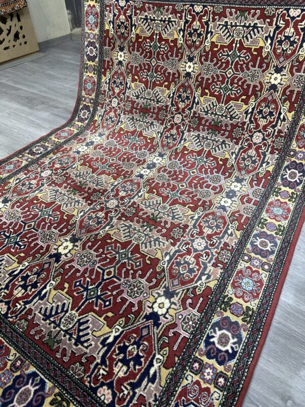 126x190 Hereke Halısı