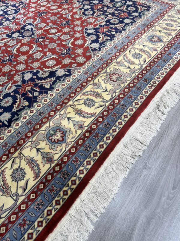 277 x 370 İran İsfahan Halısı