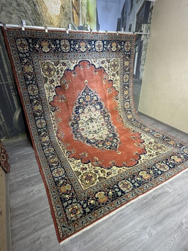 262 x 350  El Dokuma Ladik Halısı