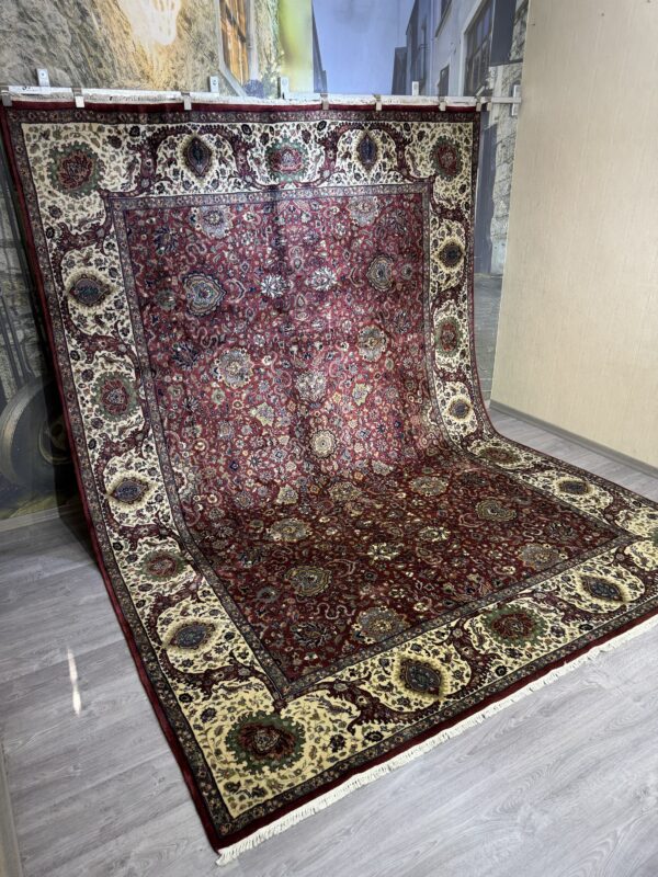 253 x 355 Hint Halısı